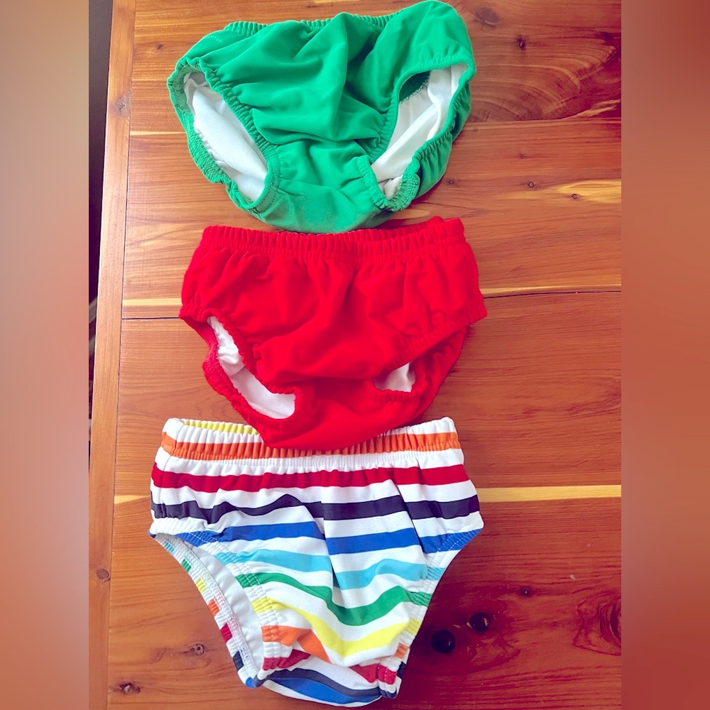Primary swim diapers